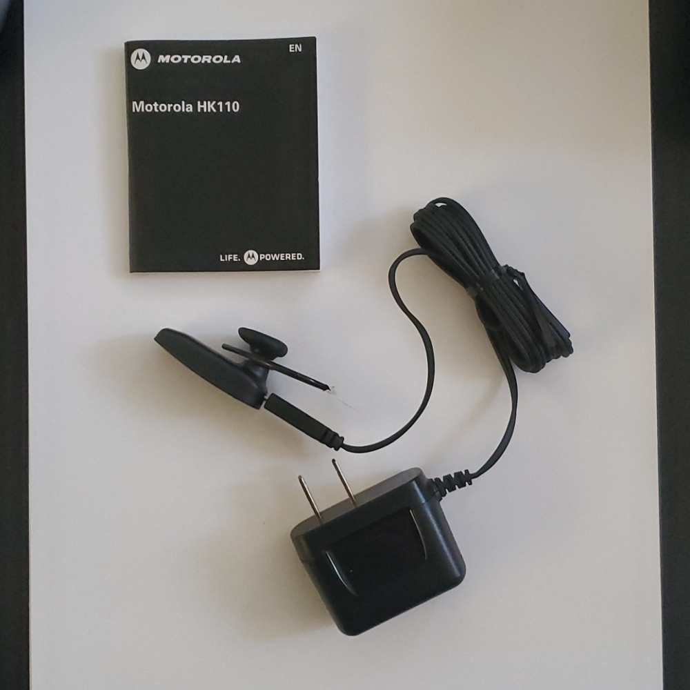 Motorola HK 110 Bluetooth headset with Charger